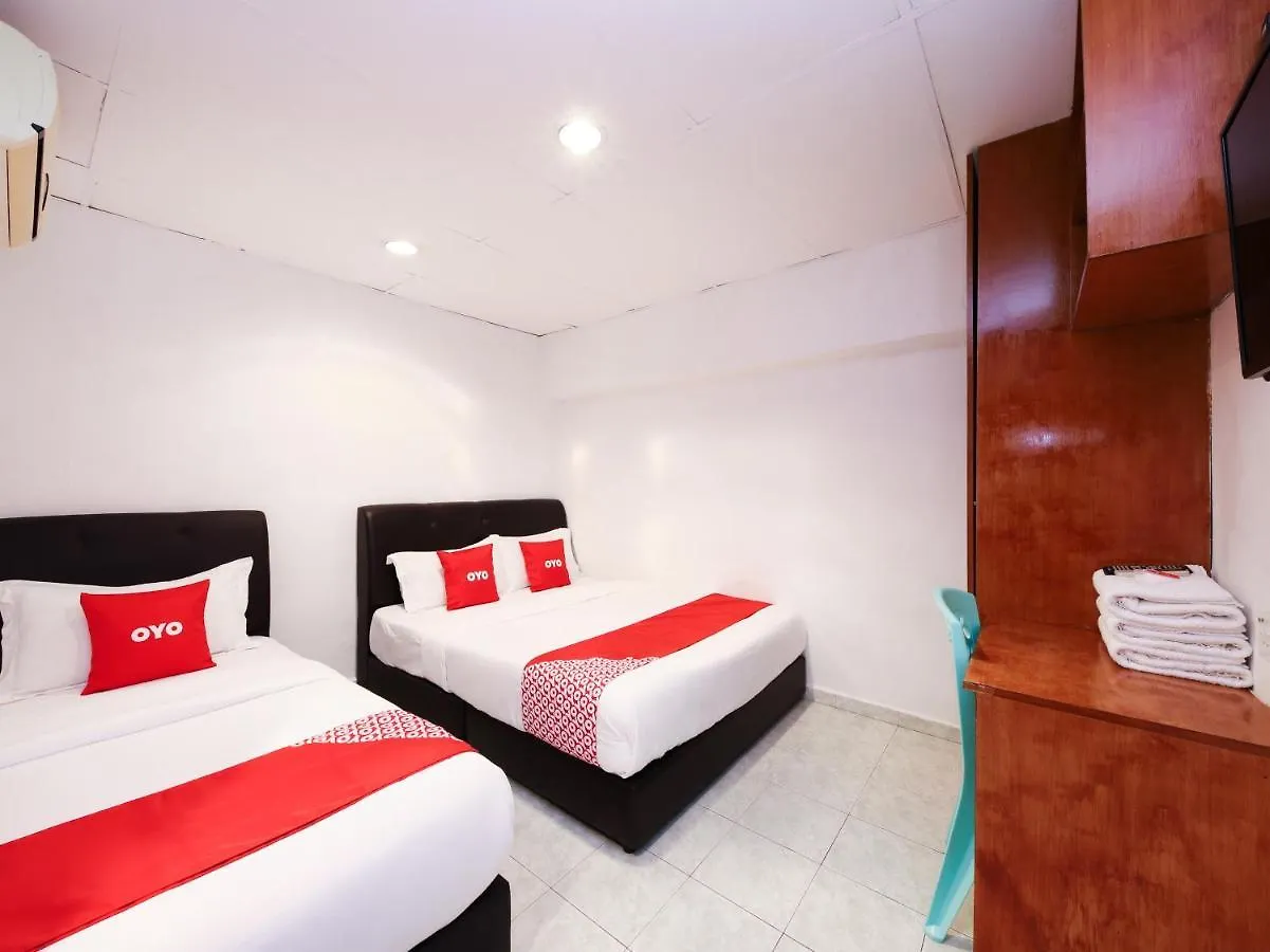 Azimaju Guesthouse Malacca 2*,