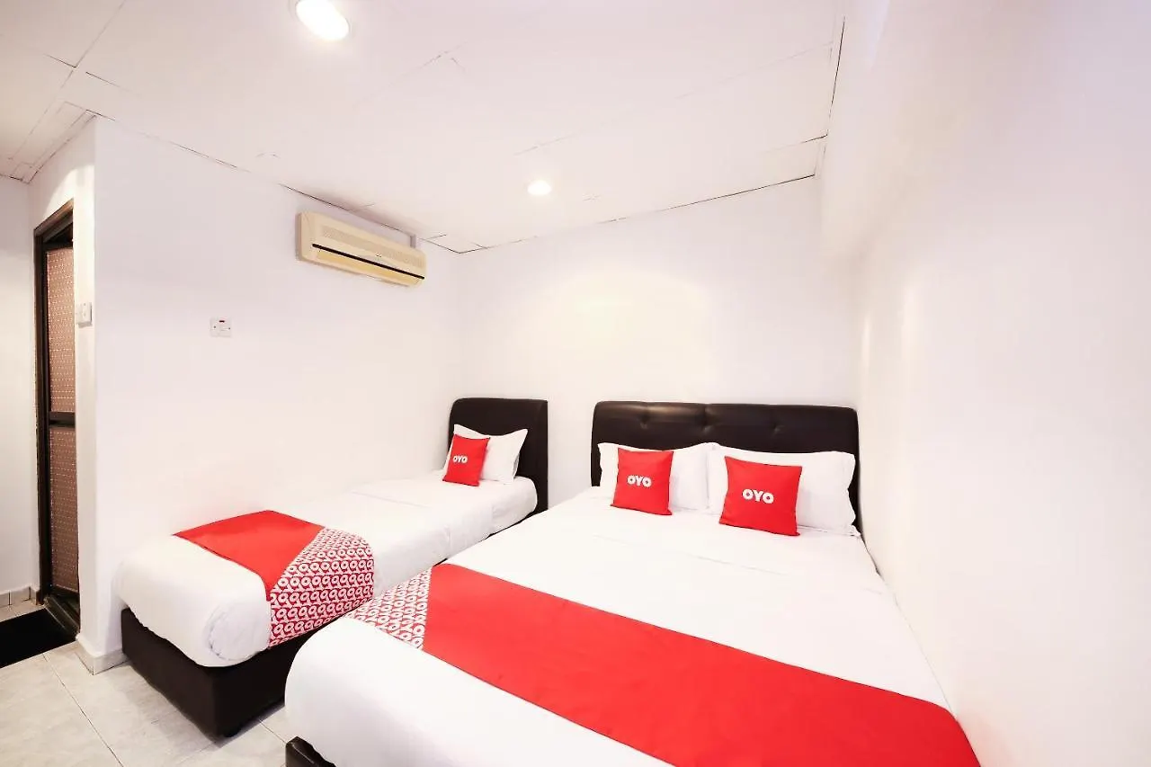 Azimaju Guesthouse Malacca 2*,
